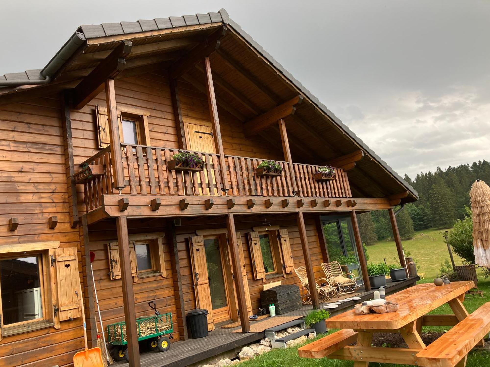 Les Savagnieres - Chambre Chez L Habitant Saint-Imier Exterior foto