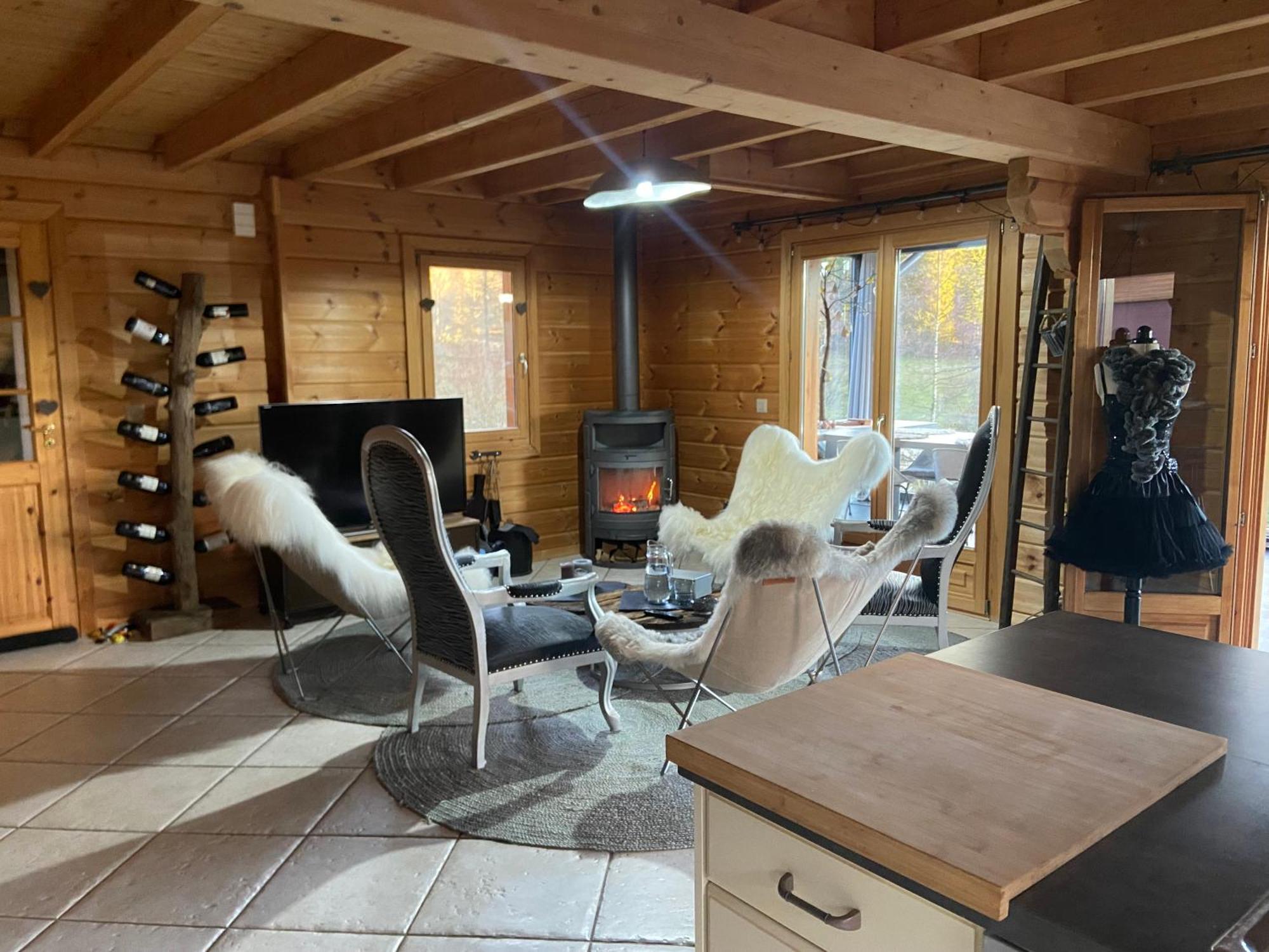 Les Savagnieres - Chambre Chez L Habitant Saint-Imier Exterior foto